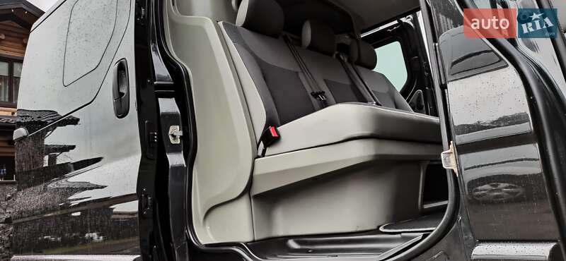 Минивэн Opel Vivaro 2013 в Дубно