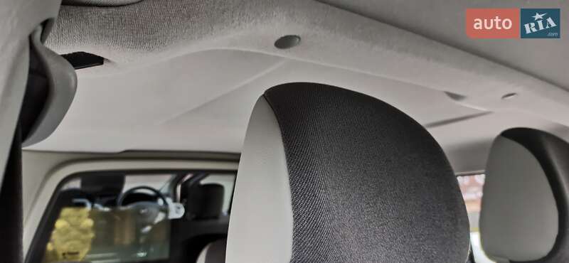 Минивэн Opel Vivaro 2013 в Дубно