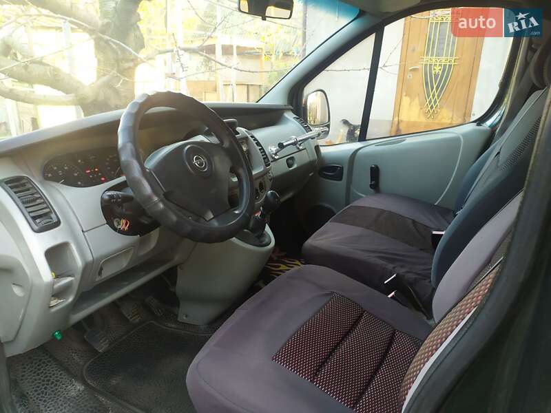 Минивэн Opel Vivaro 2002 в Белгороде-Днестровском
