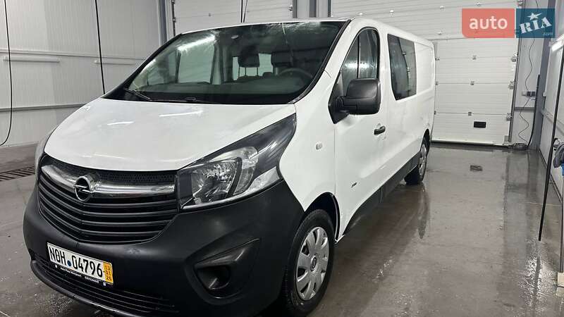 Грузовой фургон Opel Vivaro 2017 в Дубно