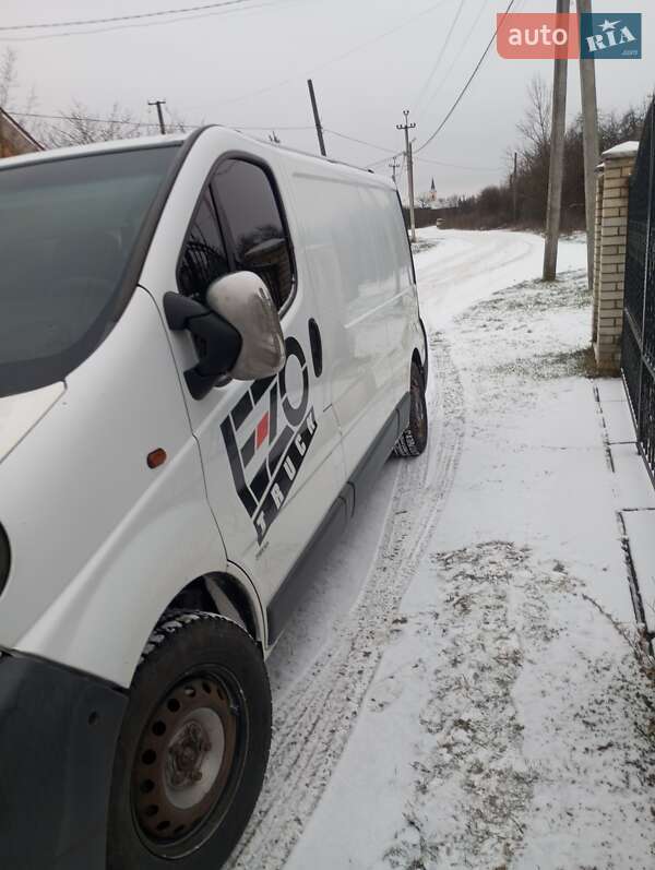 Минивэн Opel Vivaro 2005 в Ужгороде