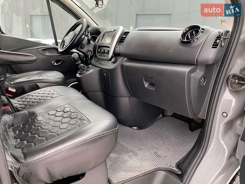 Минивэн Opel Vivaro 2015 в Львове