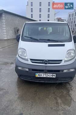 Мінівен Opel Vivaro 2006 в Ужгороді