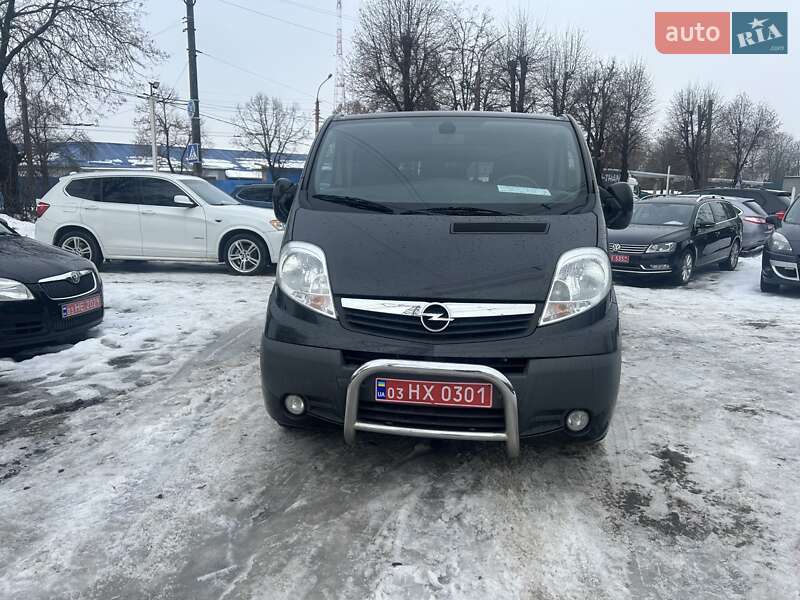 Минивэн Opel Vivaro 2011 в Луцке