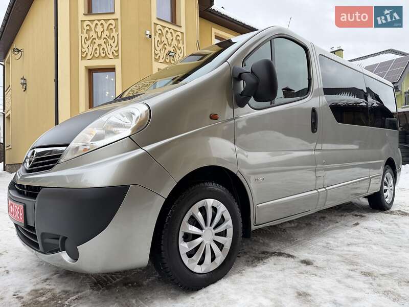 Минивэн Opel Vivaro 2012 в Львове