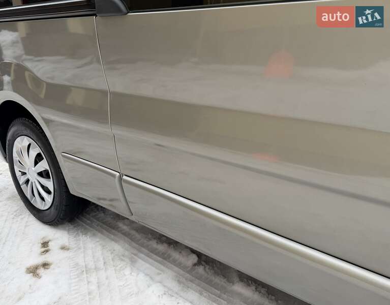 Минивэн Opel Vivaro 2012 в Львове