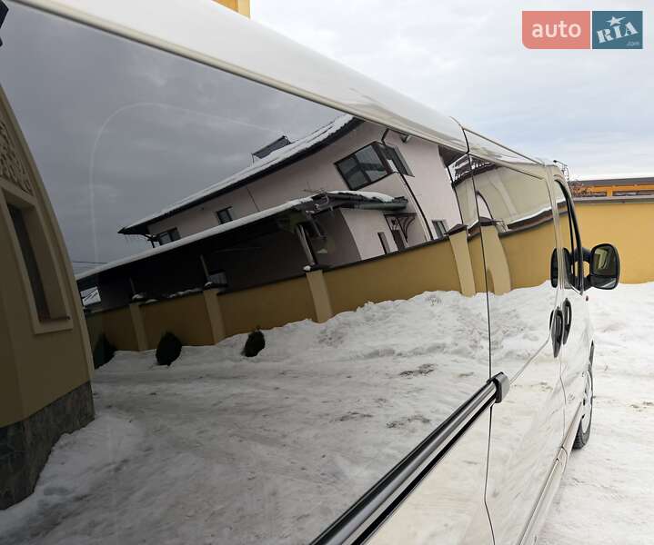 Минивэн Opel Vivaro 2012 в Львове