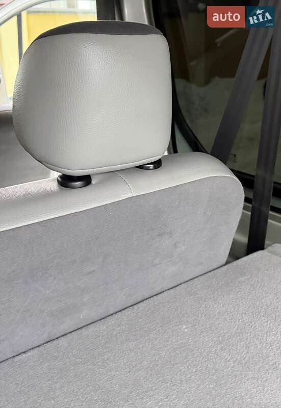 Минивэн Opel Vivaro 2012 в Львове