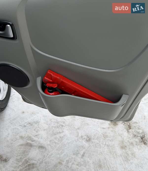 Минивэн Opel Vivaro 2012 в Львове