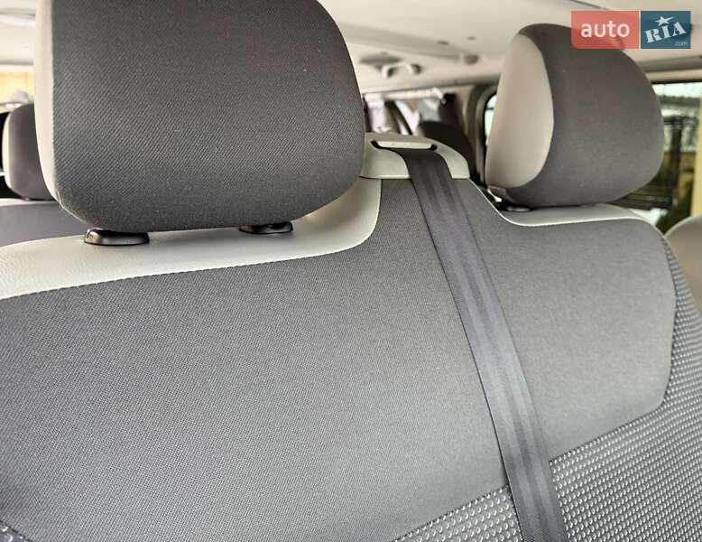 Минивэн Opel Vivaro 2012 в Львове