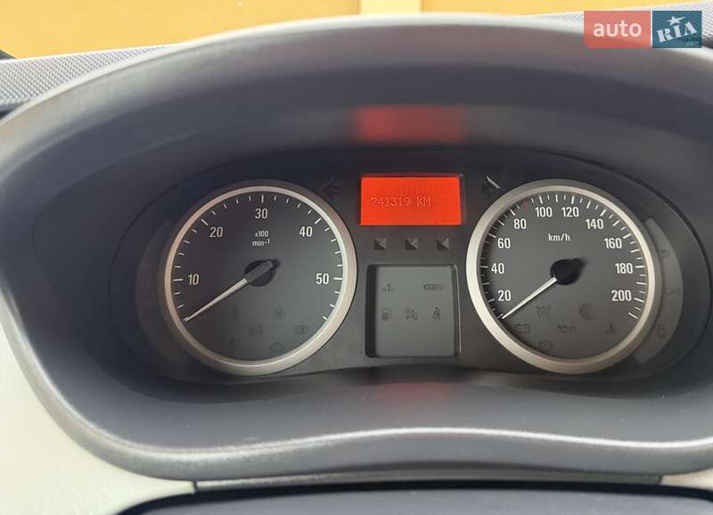 Минивэн Opel Vivaro 2012 в Львове