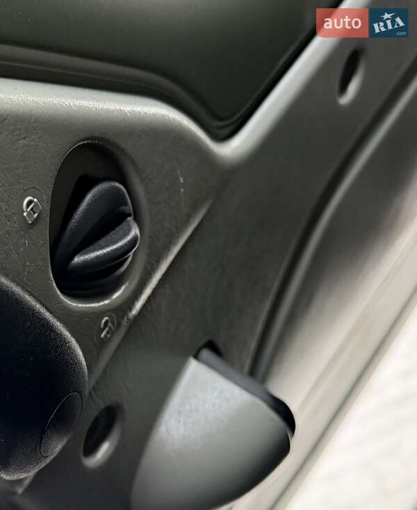 Минивэн Opel Vivaro 2012 в Львове