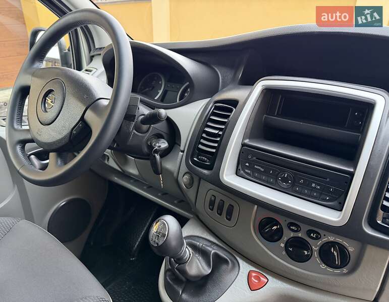 Минивэн Opel Vivaro 2012 в Львове