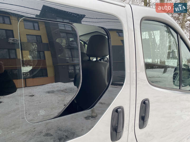 Минивэн Opel Vivaro 2007 в Луцке фото 8 Минивэн Opel Vivaro 2007 в Луцке