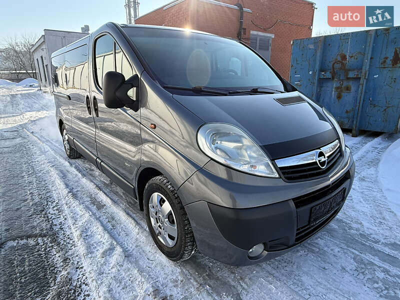 Минивэн Opel Vivaro 2012 в Киеве