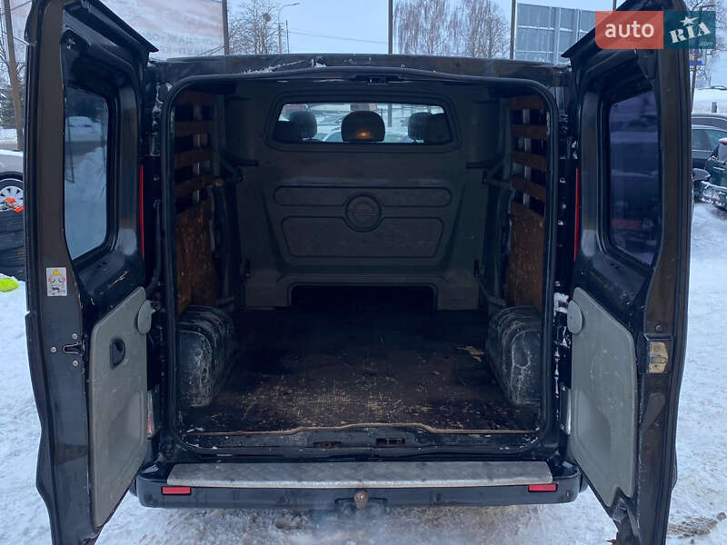Грузопассажирский фургон Opel Vivaro 2011 в Ровно