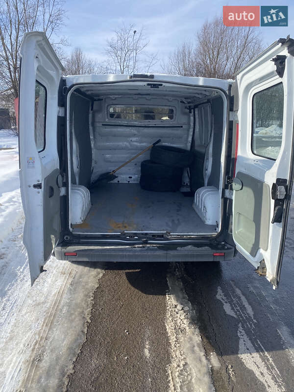 Грузовой фургон Opel Vivaro 2013 в Львове