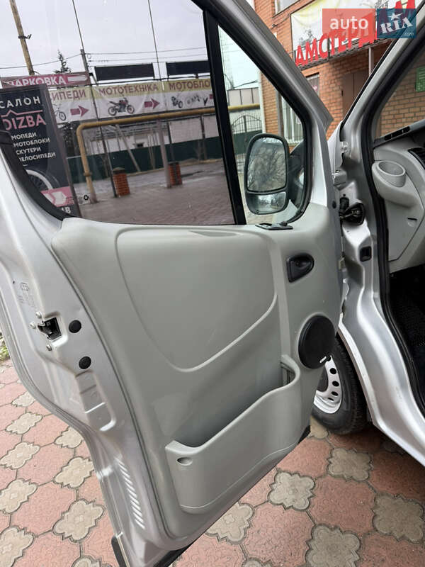 Минивэн Opel Vivaro 2007 в Апостолово фото 26 Минивэн Opel Vivaro 2007 в Апостолово