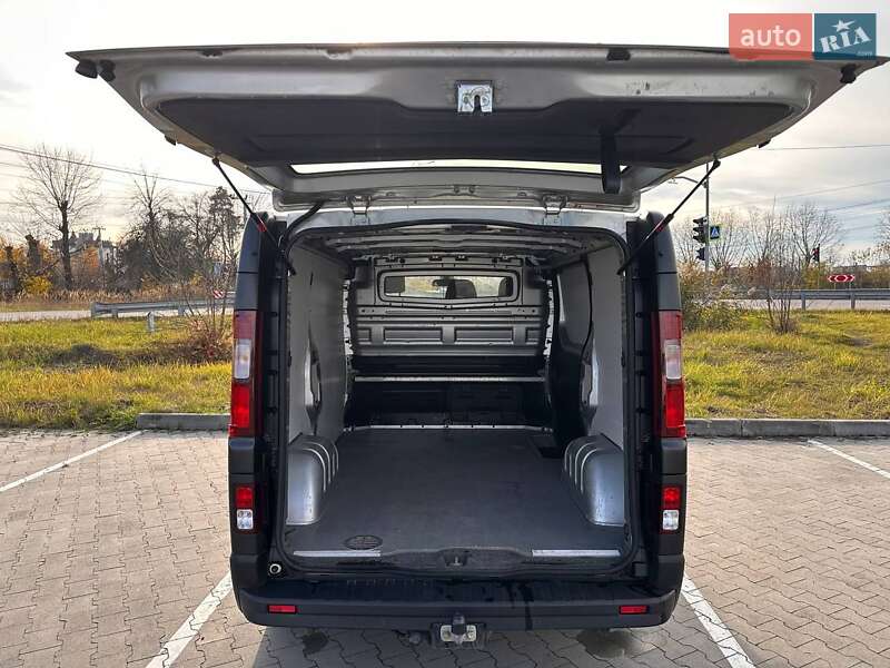 Грузовой фургон Opel Vivaro 2017 в Вышгороде