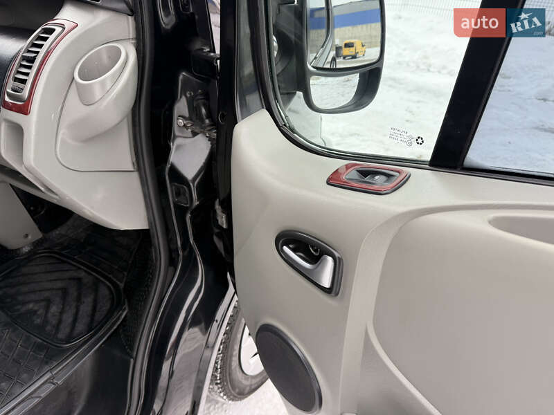 Минивэн Opel Vivaro 2008 в Виннице