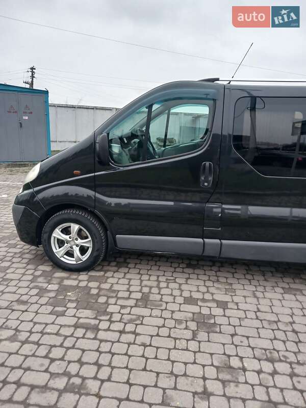 Минивэн Opel Vivaro 2009 в Мостиске