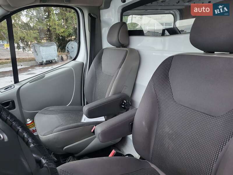 Грузопассажирский фургон Opel Vivaro 2011 в Хмельницком фото 75 Грузопассажирский фургон Opel Vivaro 2011 в Хмельницком