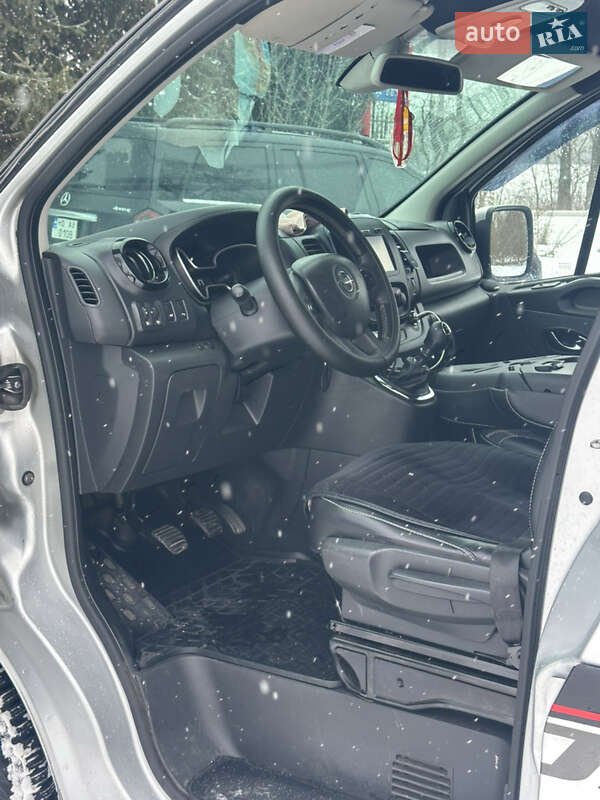 Минивэн Opel Vivaro 2016 в Залещиках