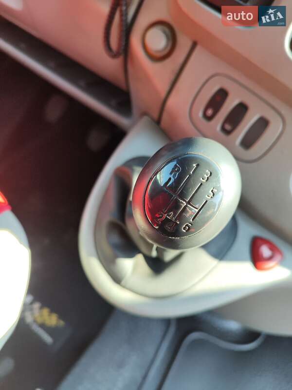 Минивэн Opel Vivaro 2006 в Шептицькому