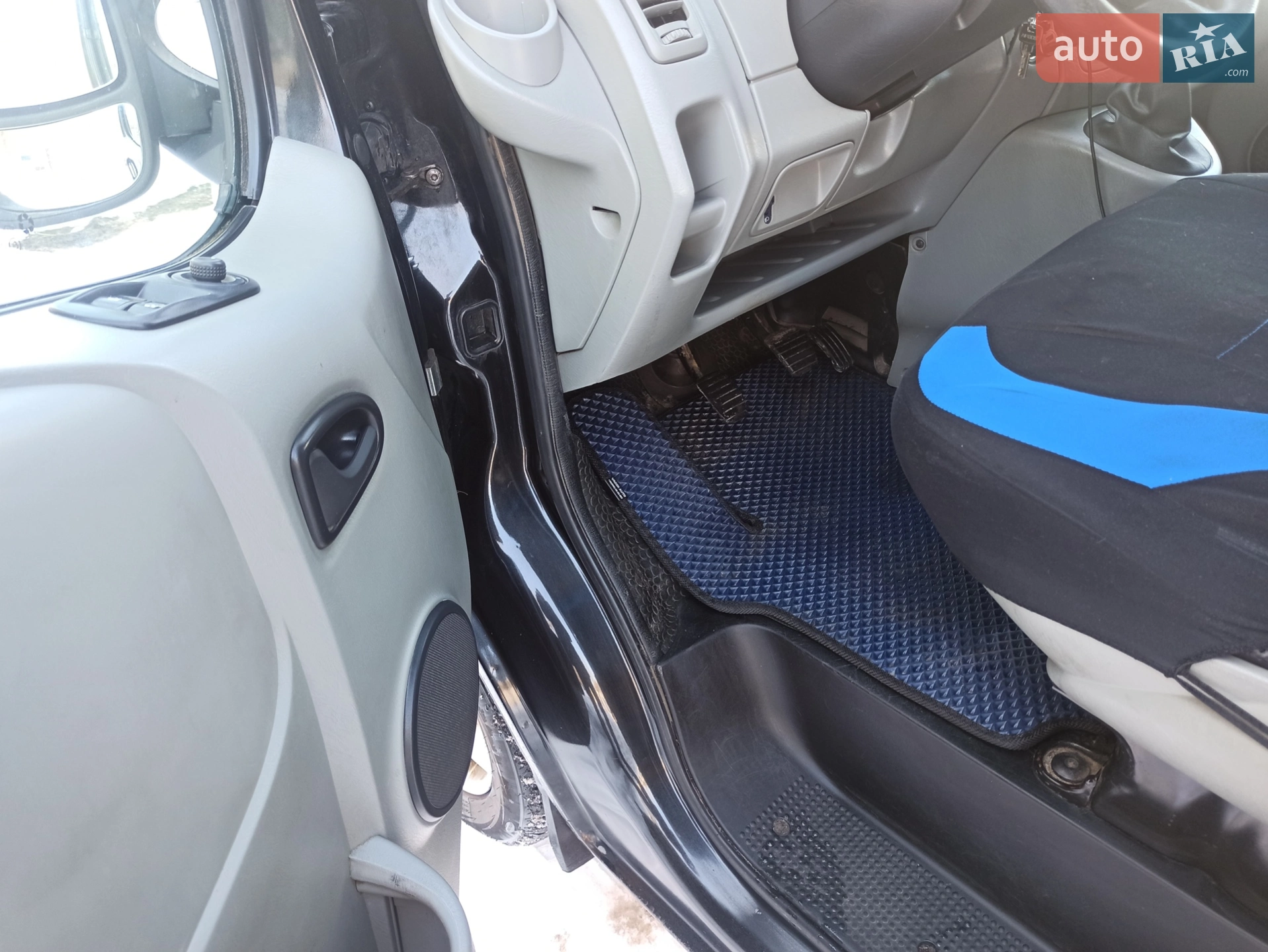 2011 Opel Vivaro - мініатюра 11