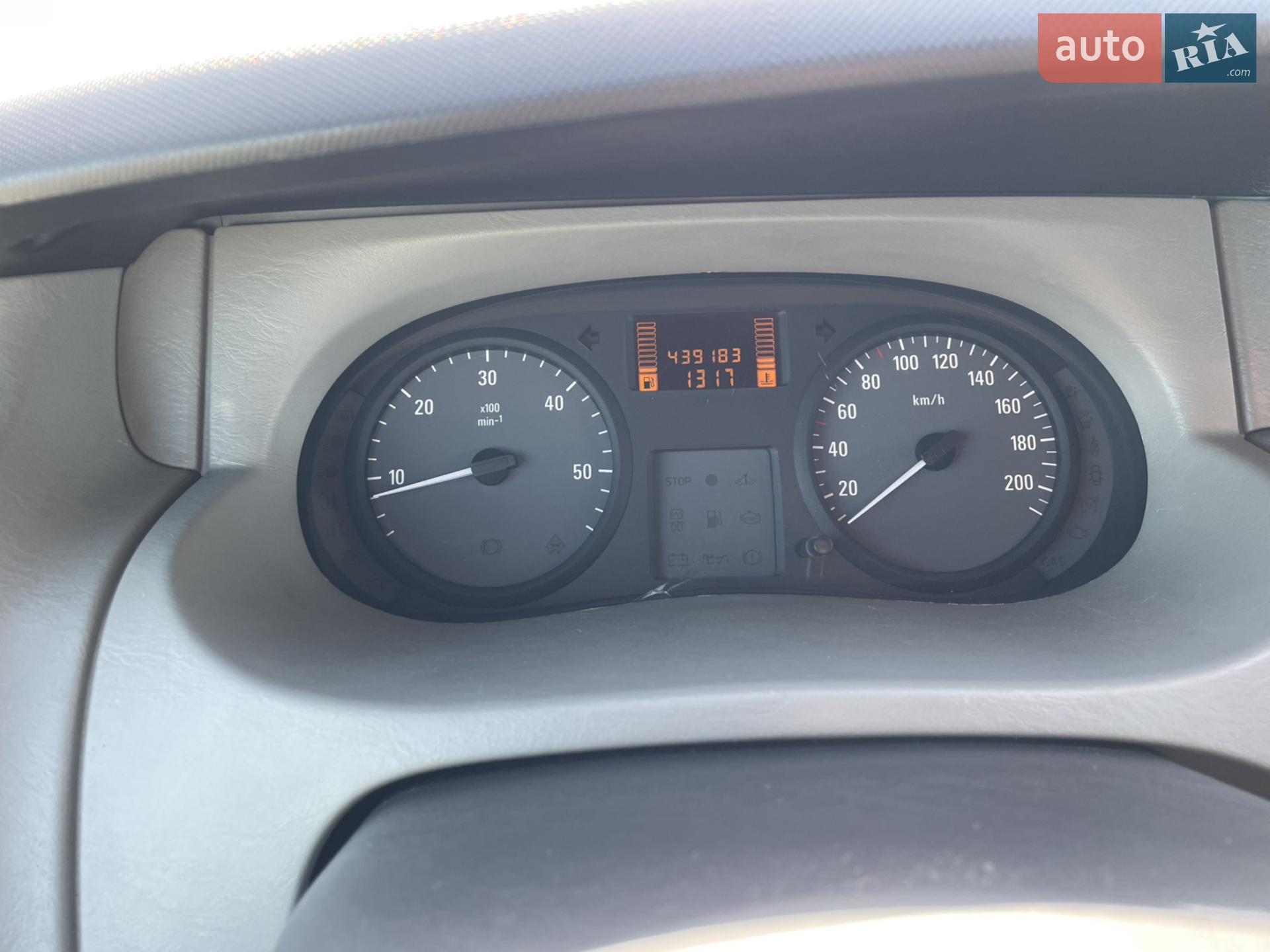 2010 Opel Vivaro - мініатюра 21
