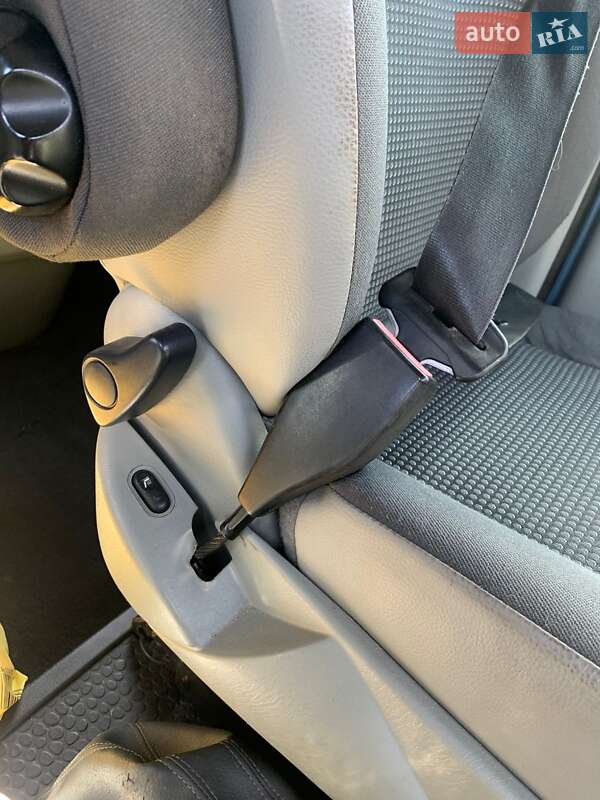 Минивэн Opel Vivaro 2010 в Вознесенске