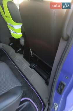 Мінівен Opel Vivaro 2004 в Калуші