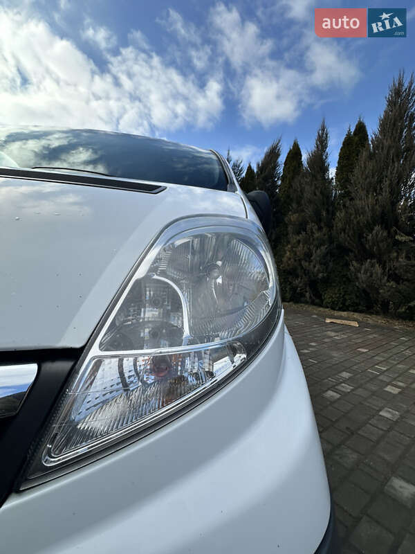 Мінівен Opel Vivaro 2008 в Самборі