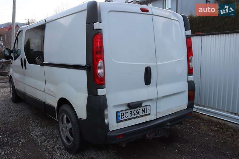 Грузовой фургон Opel Vivaro 2008 в Яремче