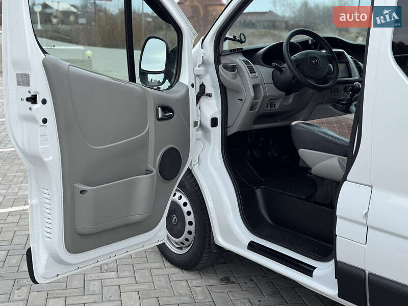 Минивэн Opel Vivaro 2014 в Черновцах