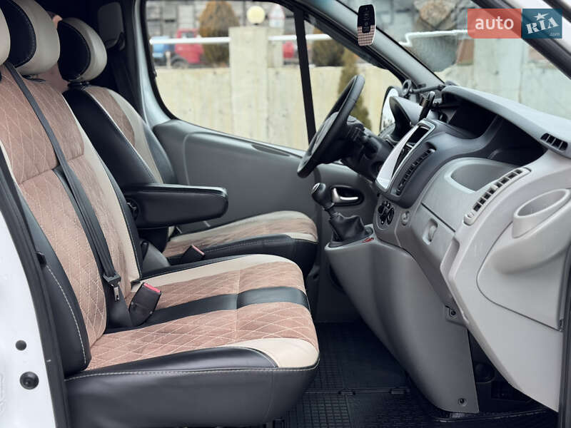 Минивэн Opel Vivaro 2014 в Черновцах