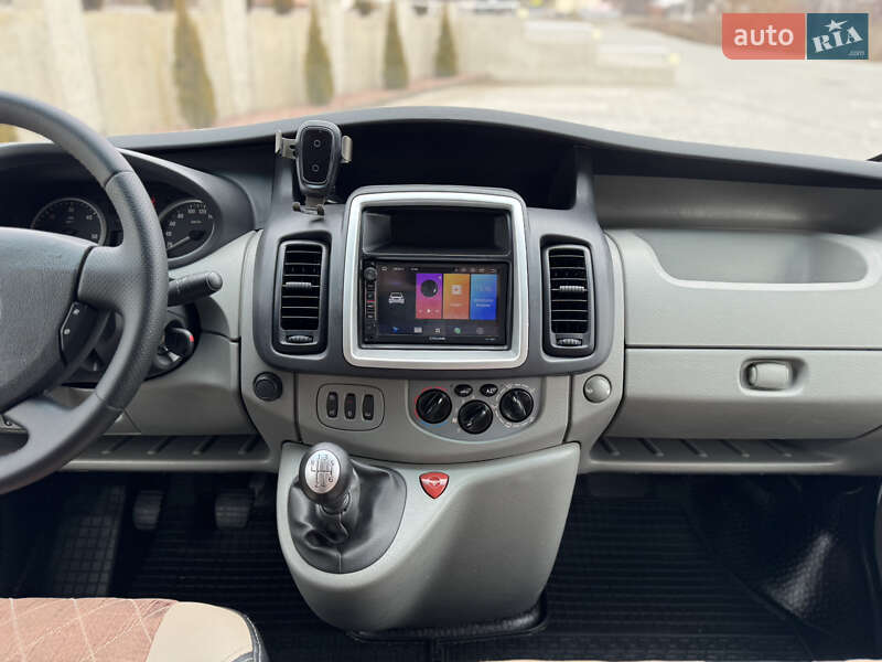 Минивэн Opel Vivaro 2014 в Черновцах