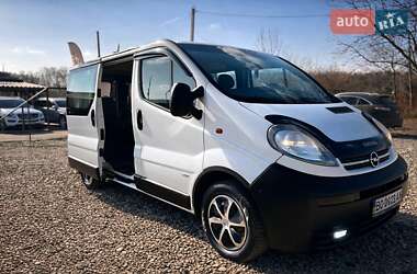Мінівен Opel Vivaro 2004 в Сторожинці