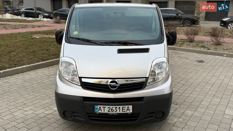 Минивэн Opel Vivaro 2012 в Ивано-Франковске