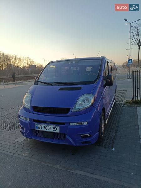 Мінівен Opel Vivaro 2004 в Калуші