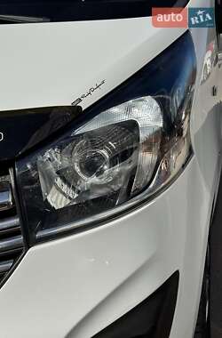Вантажний фургон Opel Vivaro 2017 в Одесі