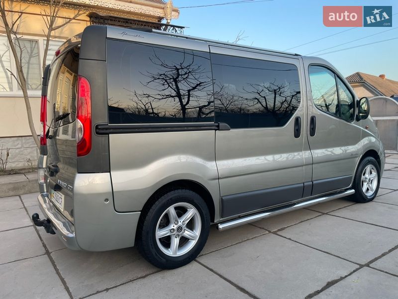 Минивэн Opel Vivaro 2010 в Хотине