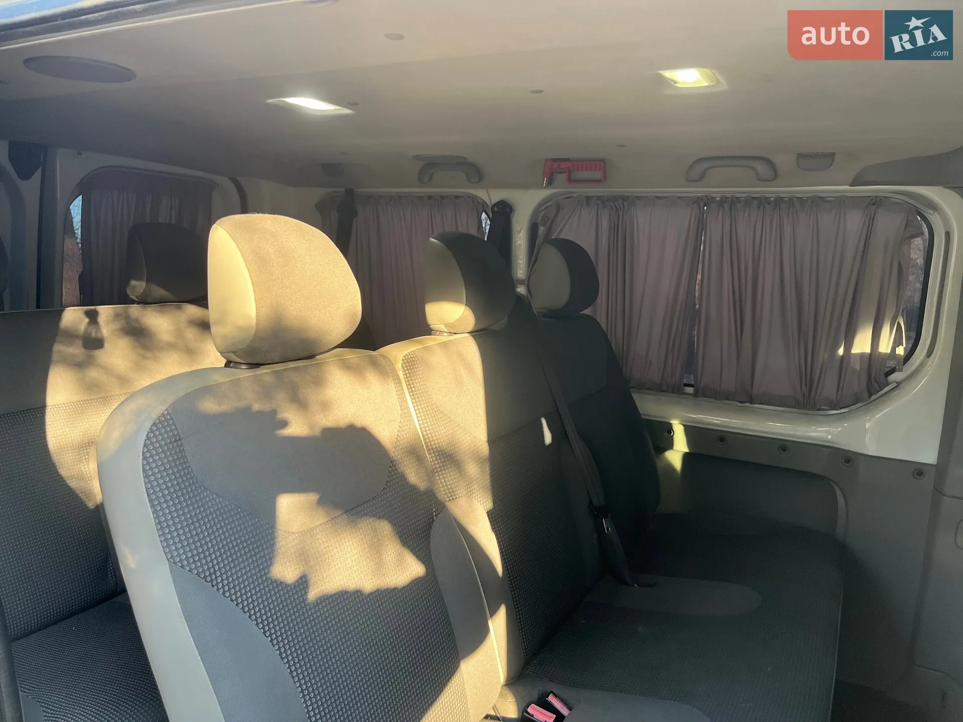 2010 Opel Vivaro - мініатюра 20