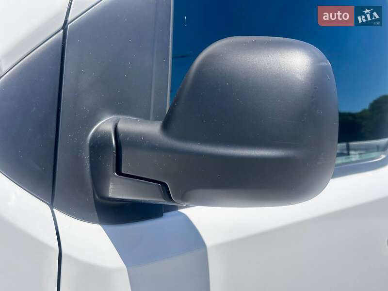 Вантажний фургон Opel Vivaro 2020 в Львові