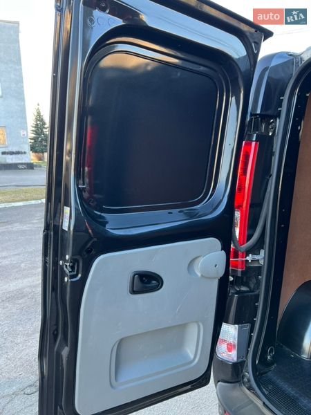 Мінівен Opel Vivaro 2013 в Рівному