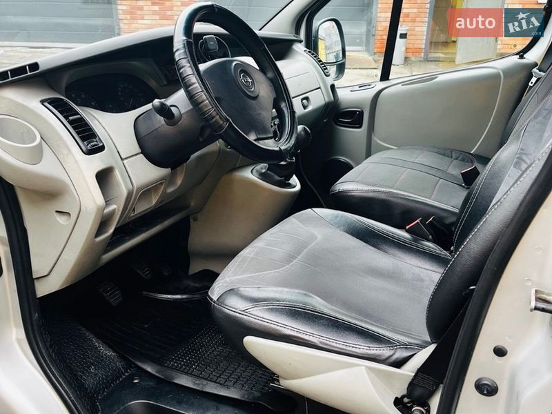 Мінівен Opel Vivaro 2005 в Харкові