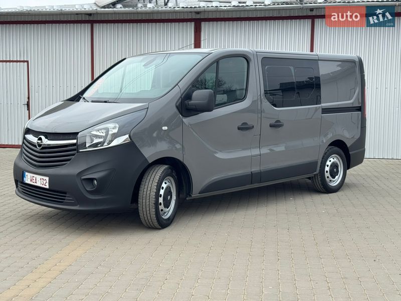 Грузопассажирский фургон Opel Vivaro 2017 в Коломые