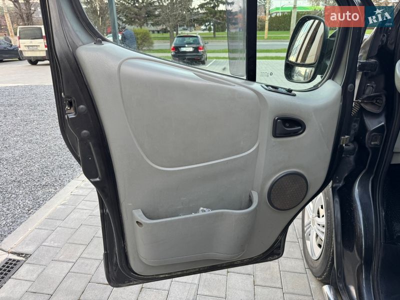 Мінівен Opel Vivaro 2003 в Луцьку
