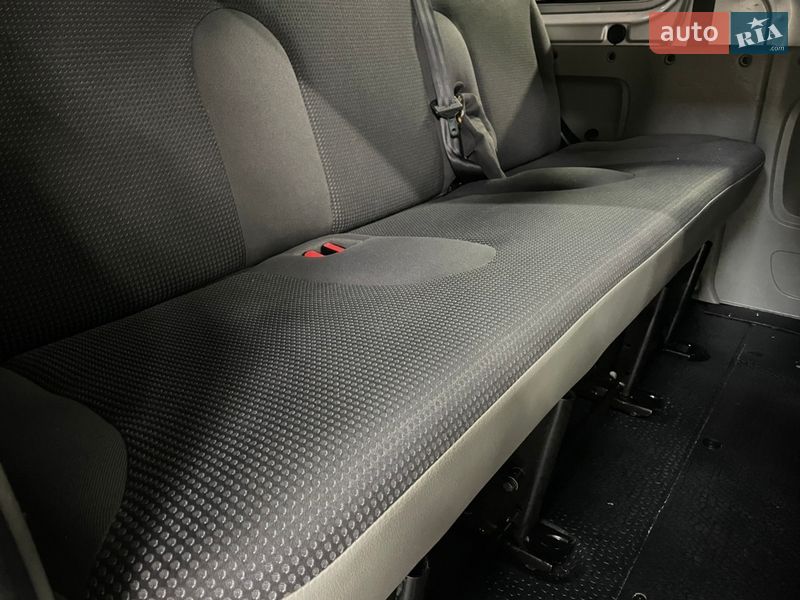 Мінівен Opel Vivaro 2012 в Стрию