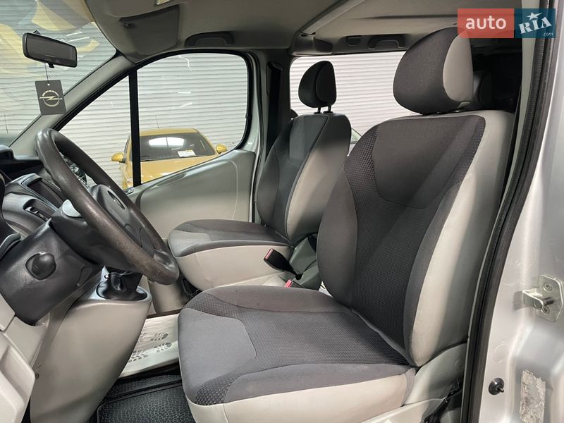 Мінівен Opel Vivaro 2012 в Стрию